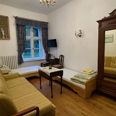 Cichy Dwor Hotel Manowo Bagian luar foto