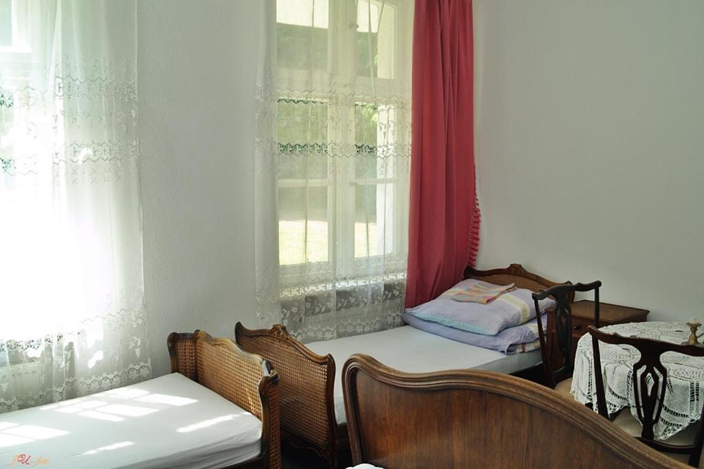 Cichy Dwor Hotel Manowo Bagian luar foto