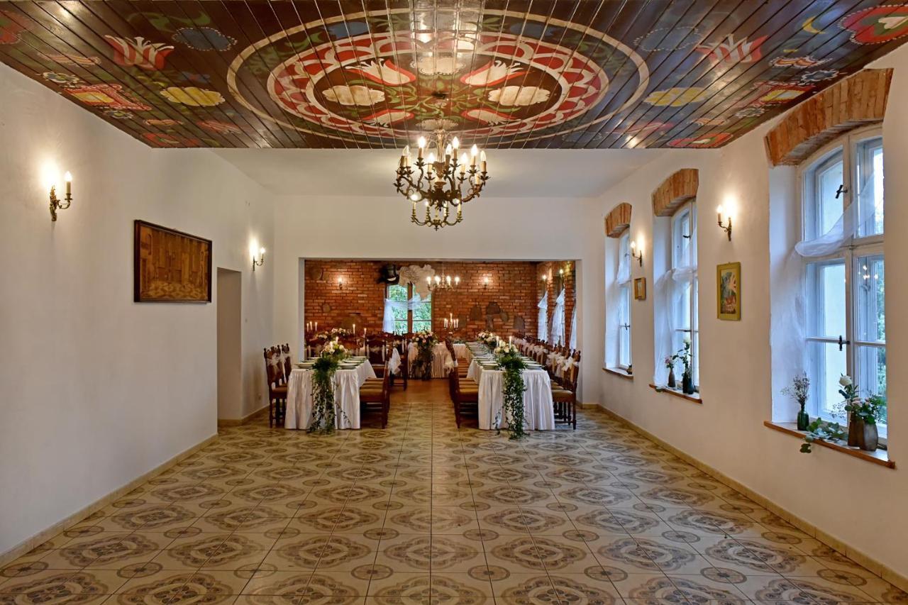 Cichy Dwor Hotel Manowo Bagian luar foto